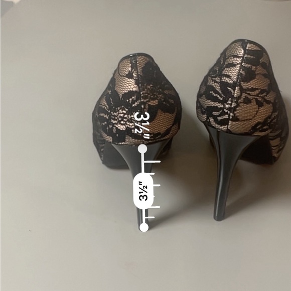 Lace High Heels - Picture 8 of 8